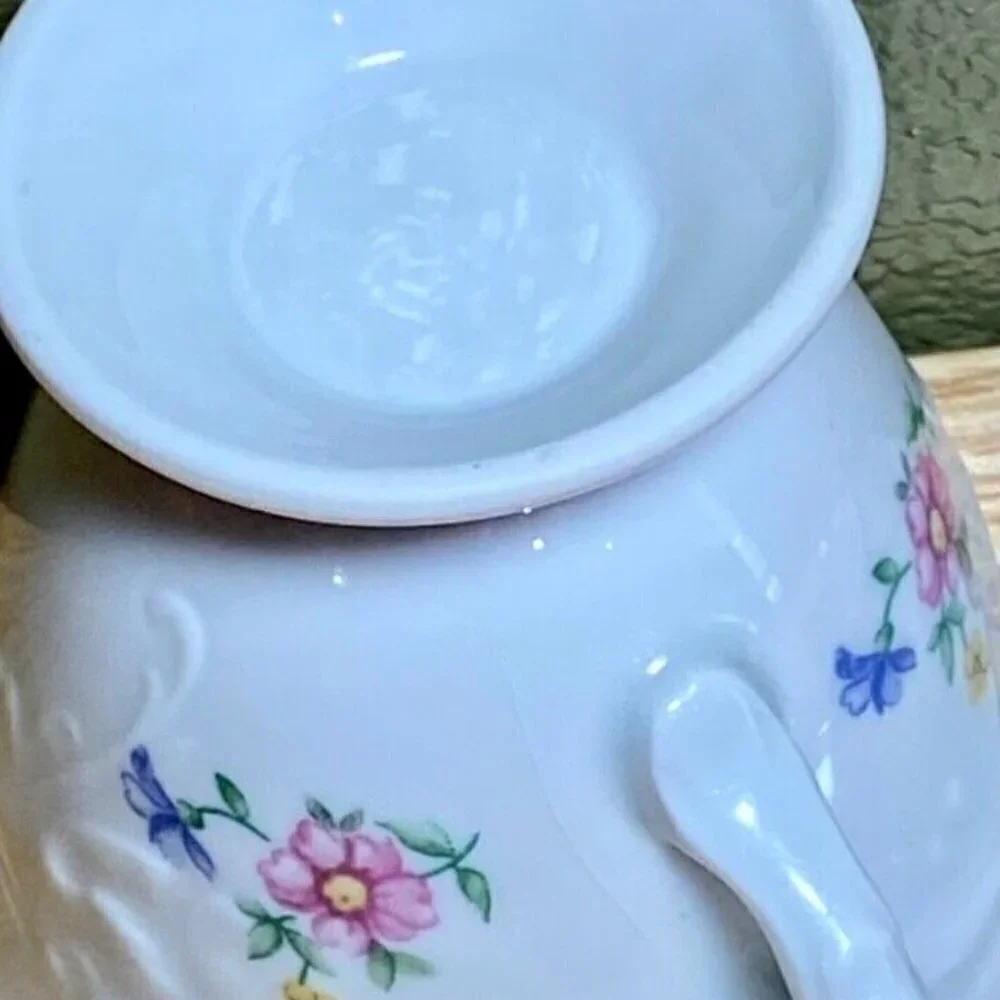 Wawel China • Floral Tea Cup & Saucer Set • Gold Trim • Made In Poland • Rare •‎